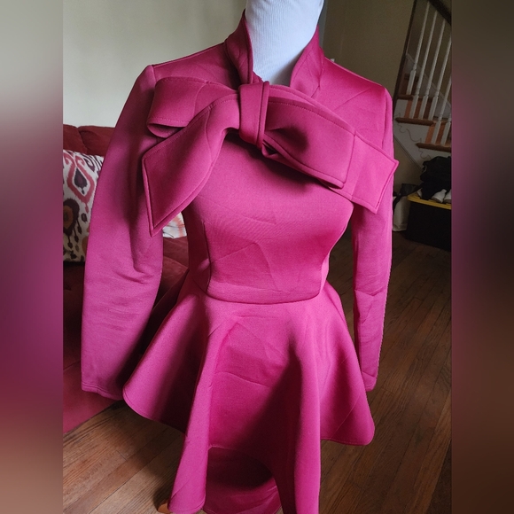 Eien Chic Burgundy Long Sleeve Dress with Statement Bow - Picture 2 of 6